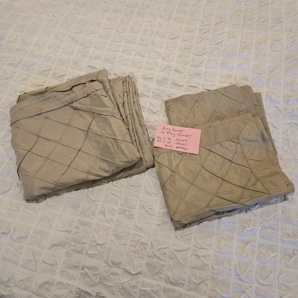 Elegant King Duvet Set – Sateen Finish with Diamond Stitching, Taupe